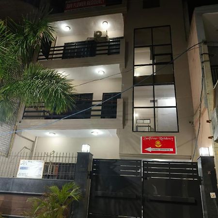 Play-Sunflower Omega-1 Couple Friendly Greater Noida Exteriör bild