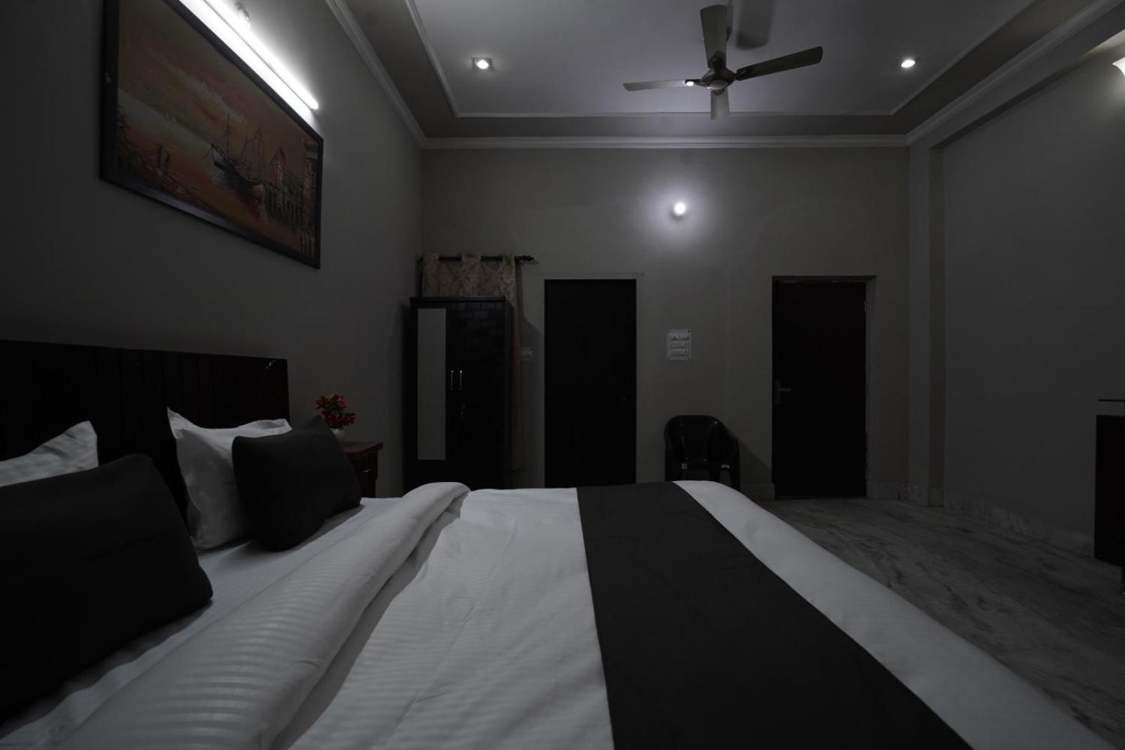 Play-Sunflower Omega-1 Couple Friendly Greater Noida Exteriör bild