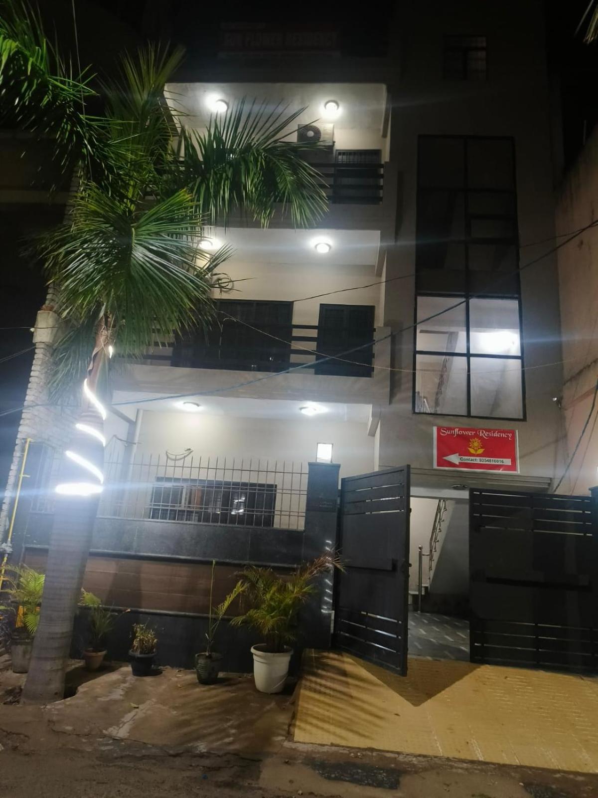 Play-Sunflower Omega-1 Couple Friendly Greater Noida Exteriör bild